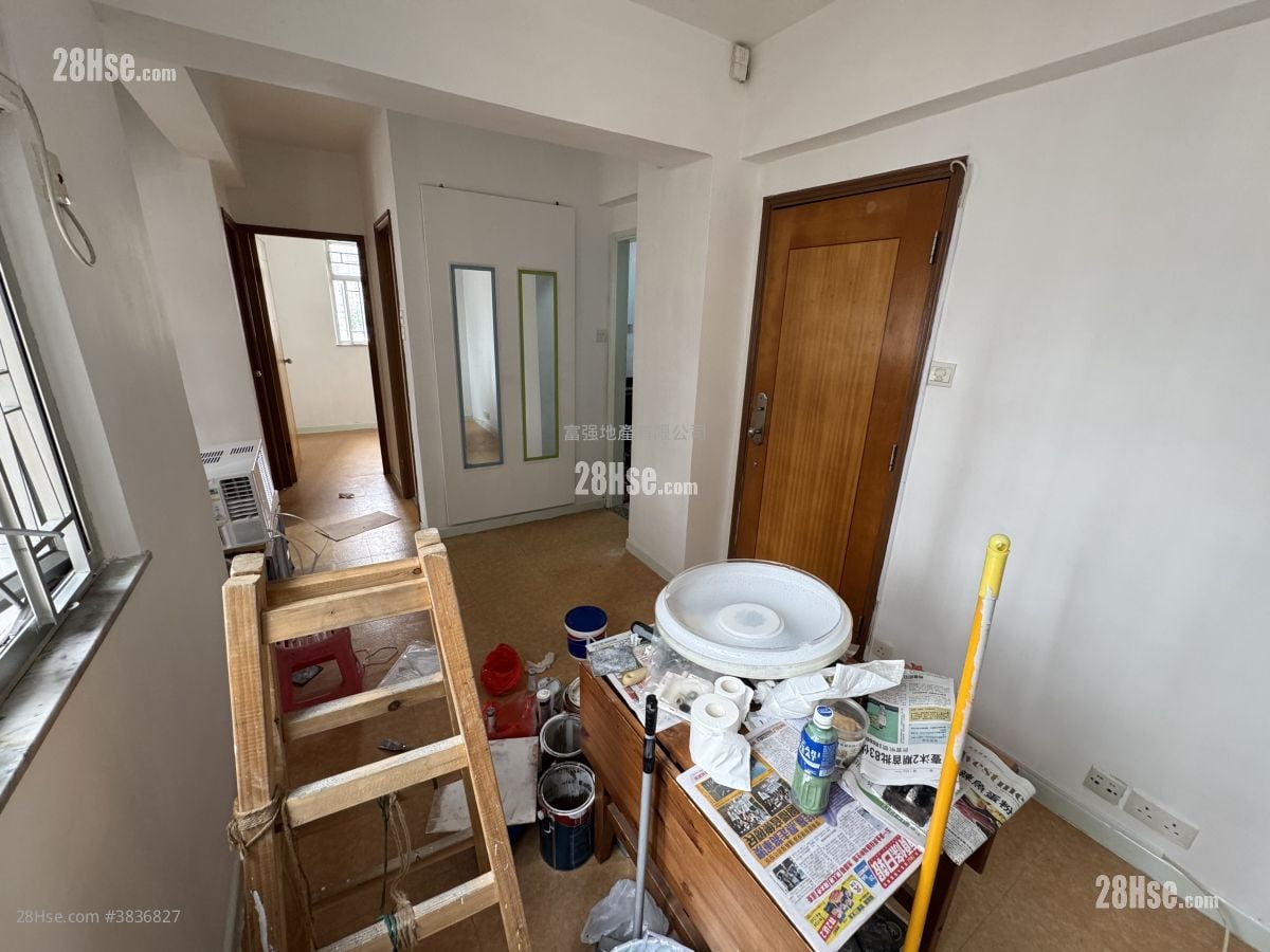 Tung Nam Building Sell 2 Bedrooms , 1 Bathroom 396 ft²
