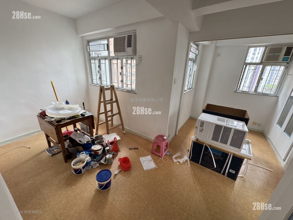 Tung Nam Building Sell 2 Bedrooms , 1 Bathroom 396 ft²
