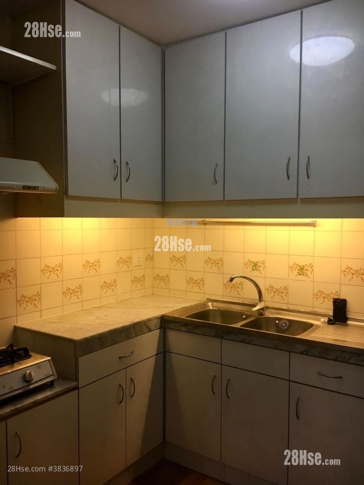 Whampoa Garden Sell 4 Bedrooms , 2 Bathrooms 733 ft²