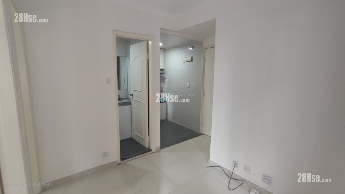 Cheung Fai Building Sell 2 Bedrooms , 1 Bathroom 236 ft²