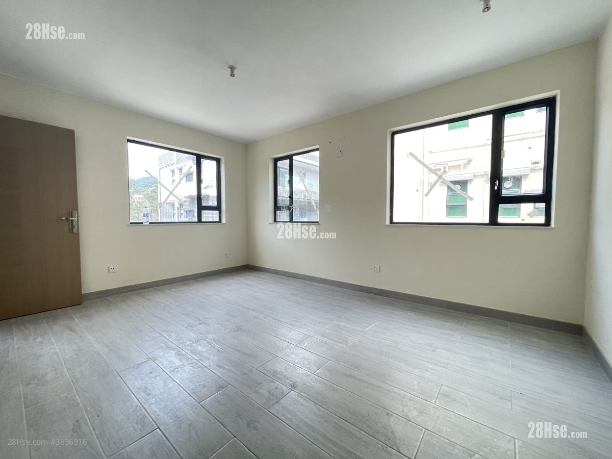 Village Rental 3 Bedrooms , 2 Bathrooms 700 ft²