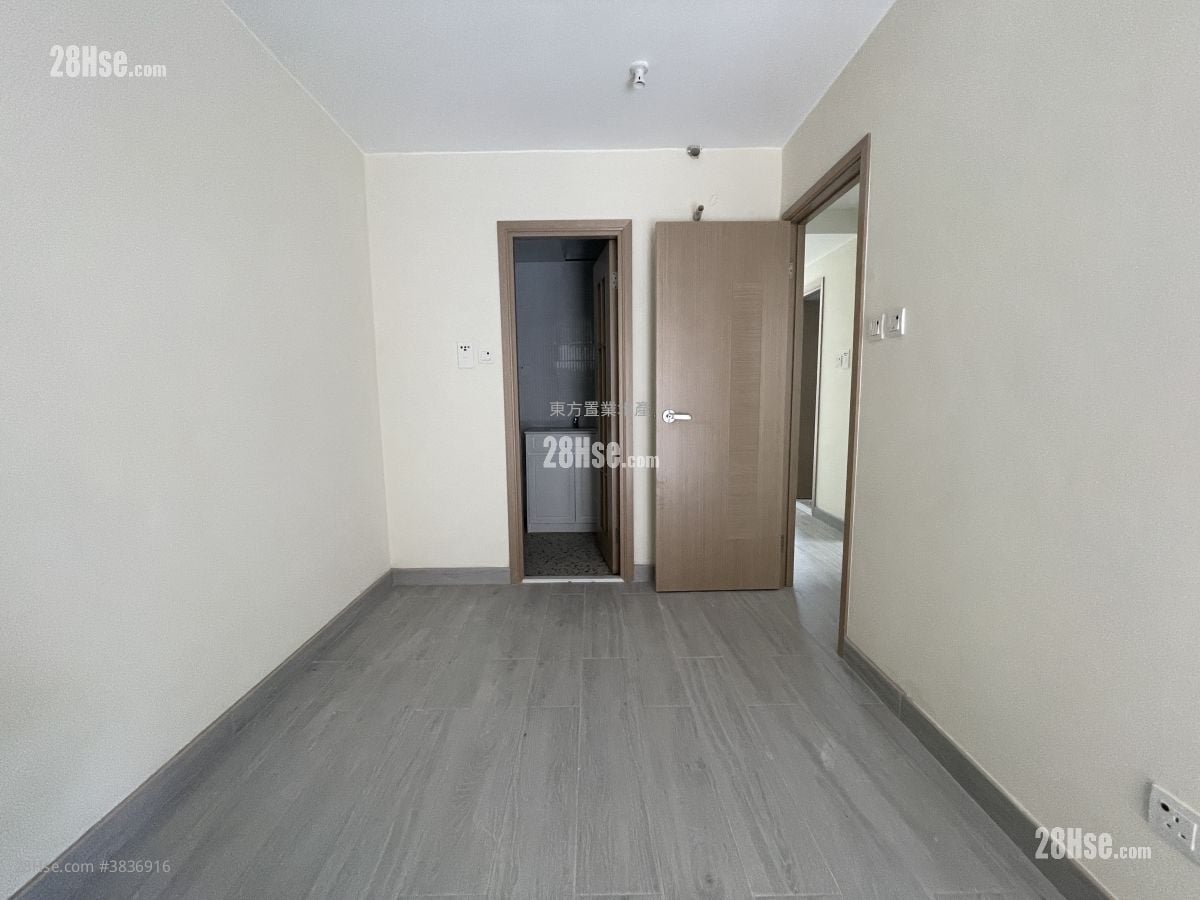Village Rental 3 Bedrooms , 2 Bathrooms 700 ft²
