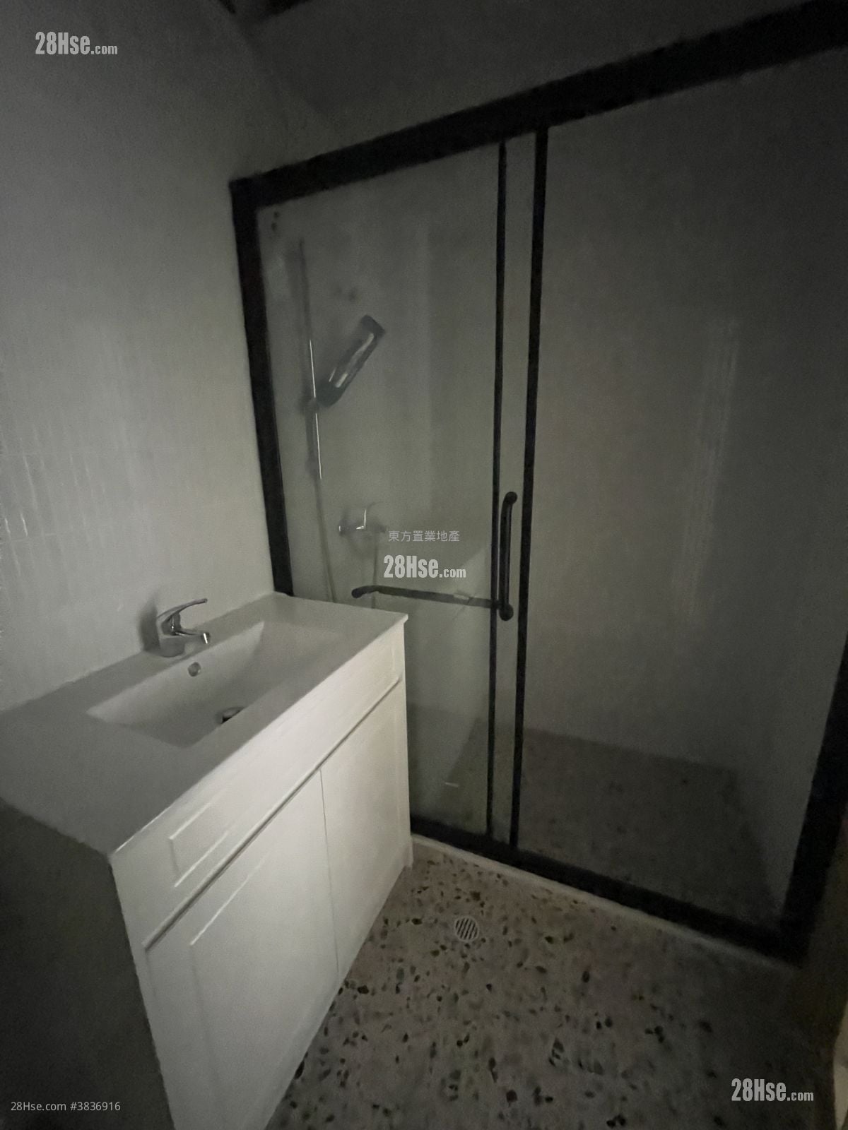 Village Rental 3 Bedrooms , 2 Bathrooms 700 ft²