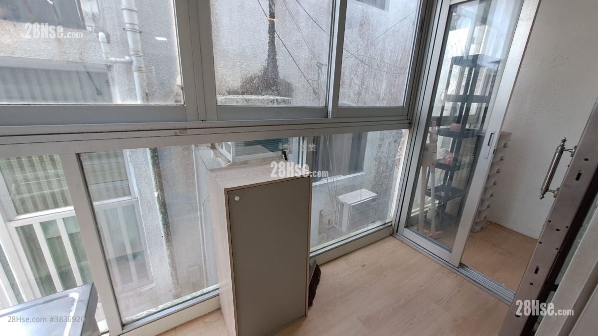 Tseng Lan Shue Village Sell 2 Bedrooms , 1 Bathroom 400 ft²