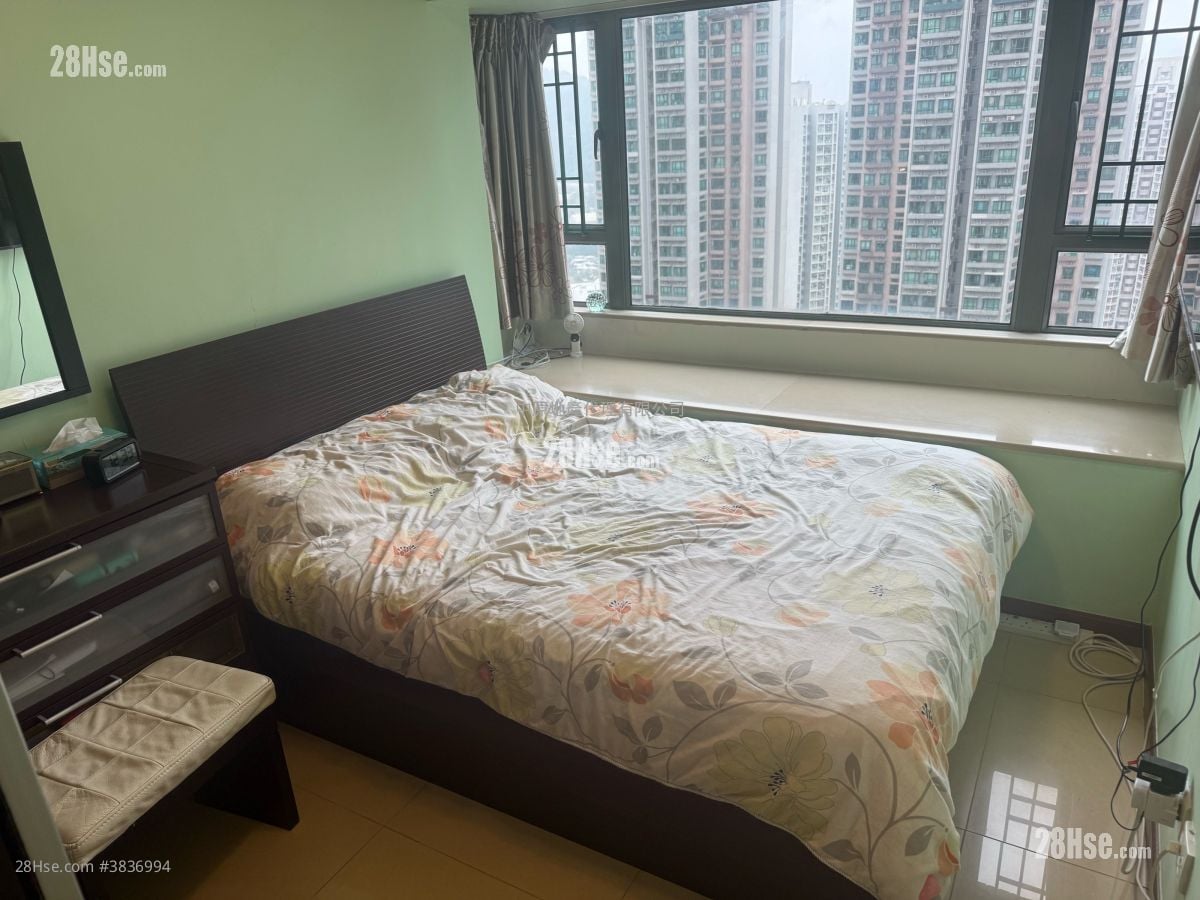 Residence Oasis Sell 3 Bedrooms 653 ft²