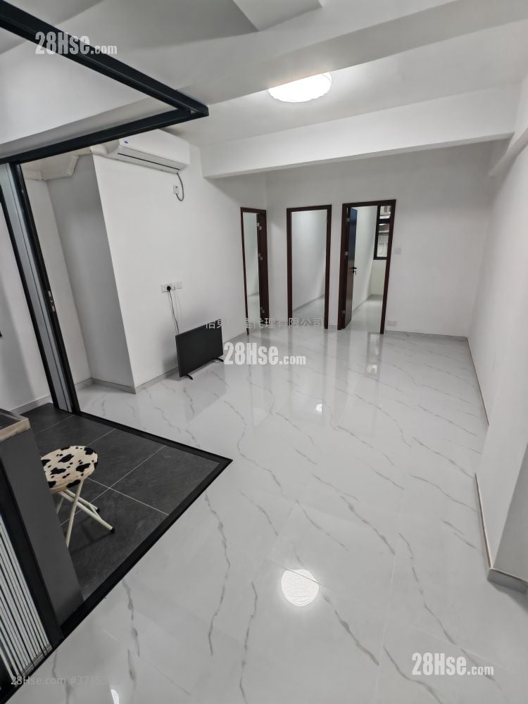 Golden Jubilee House Sell 3 Bedrooms , 1 Bathroom 616 ft²