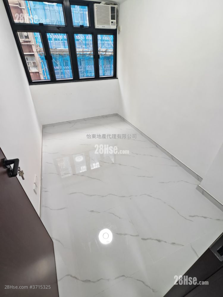 Golden Jubilee House Sell 3 Bedrooms , 1 Bathroom 616 ft²