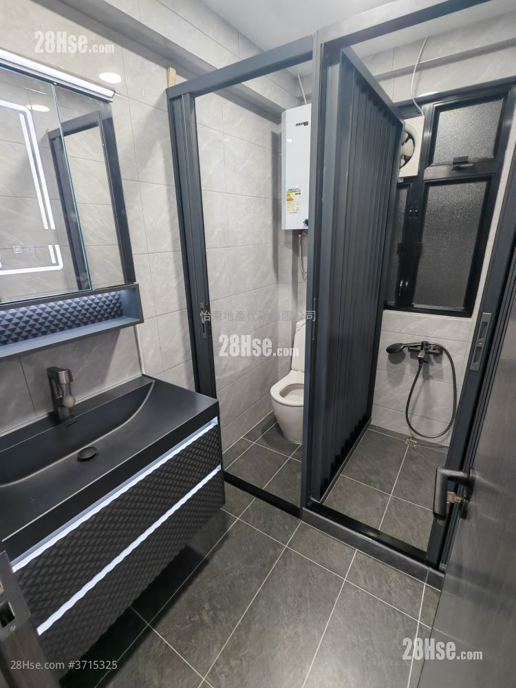Golden Jubilee House Sell 3 Bedrooms , 1 Bathroom 616 ft²