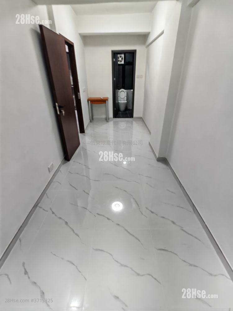 Golden Jubilee House Sell 3 Bedrooms , 1 Bathroom 616 ft²