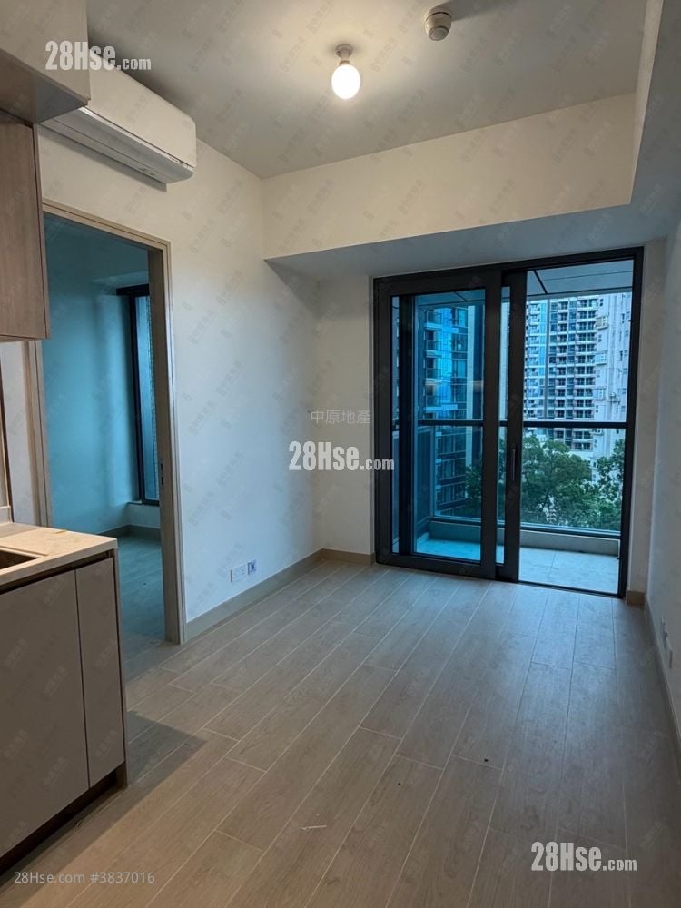 Gold Coast Bay Sell 1 Bedroom 307 ft²