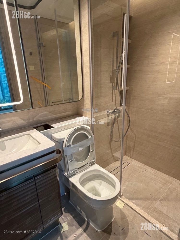 Gold Coast Bay Sell 1 Bedroom 307 ft²