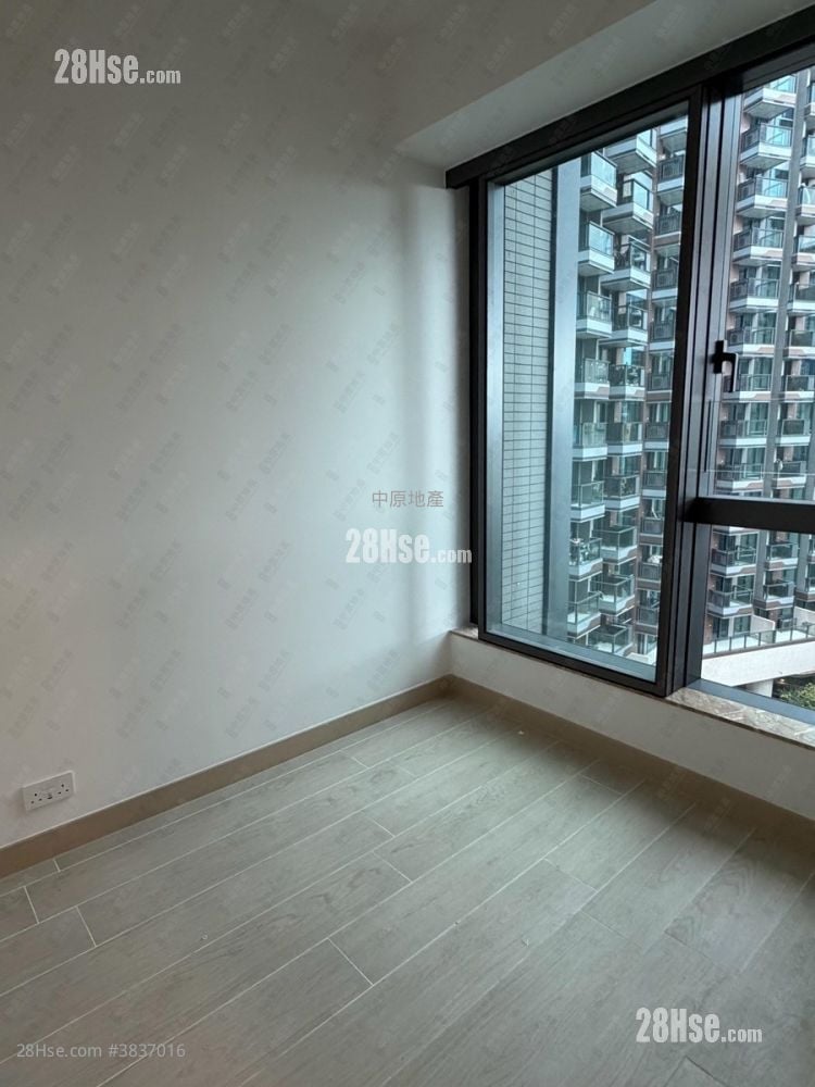 Gold Coast Bay Sell 1 Bedroom 307 ft²