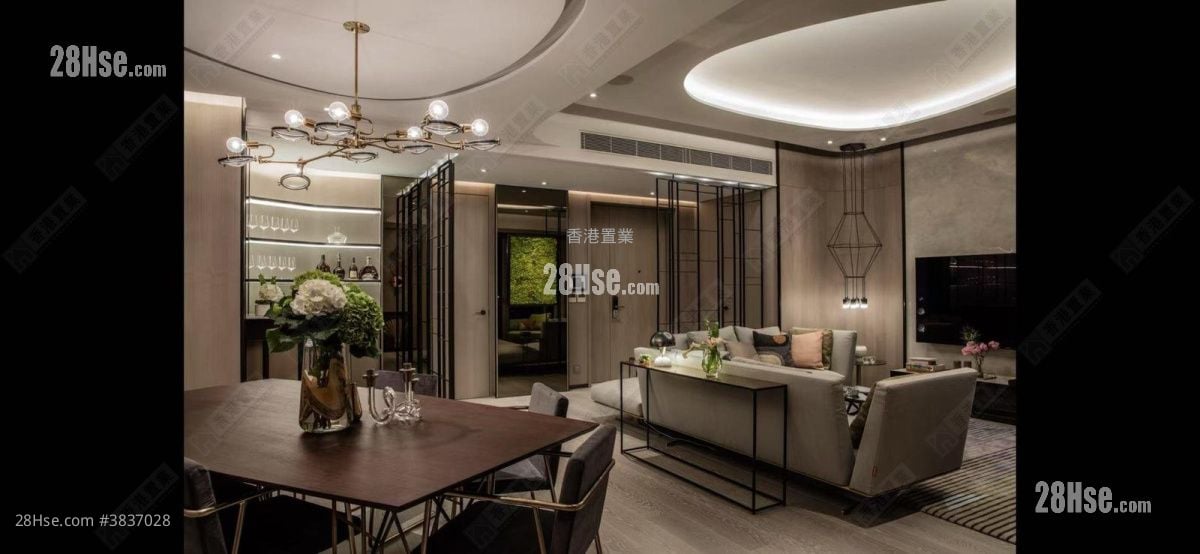 Grand Austin Sell 5+ Bedrooms , 3 Bathrooms 2,180 ft²
