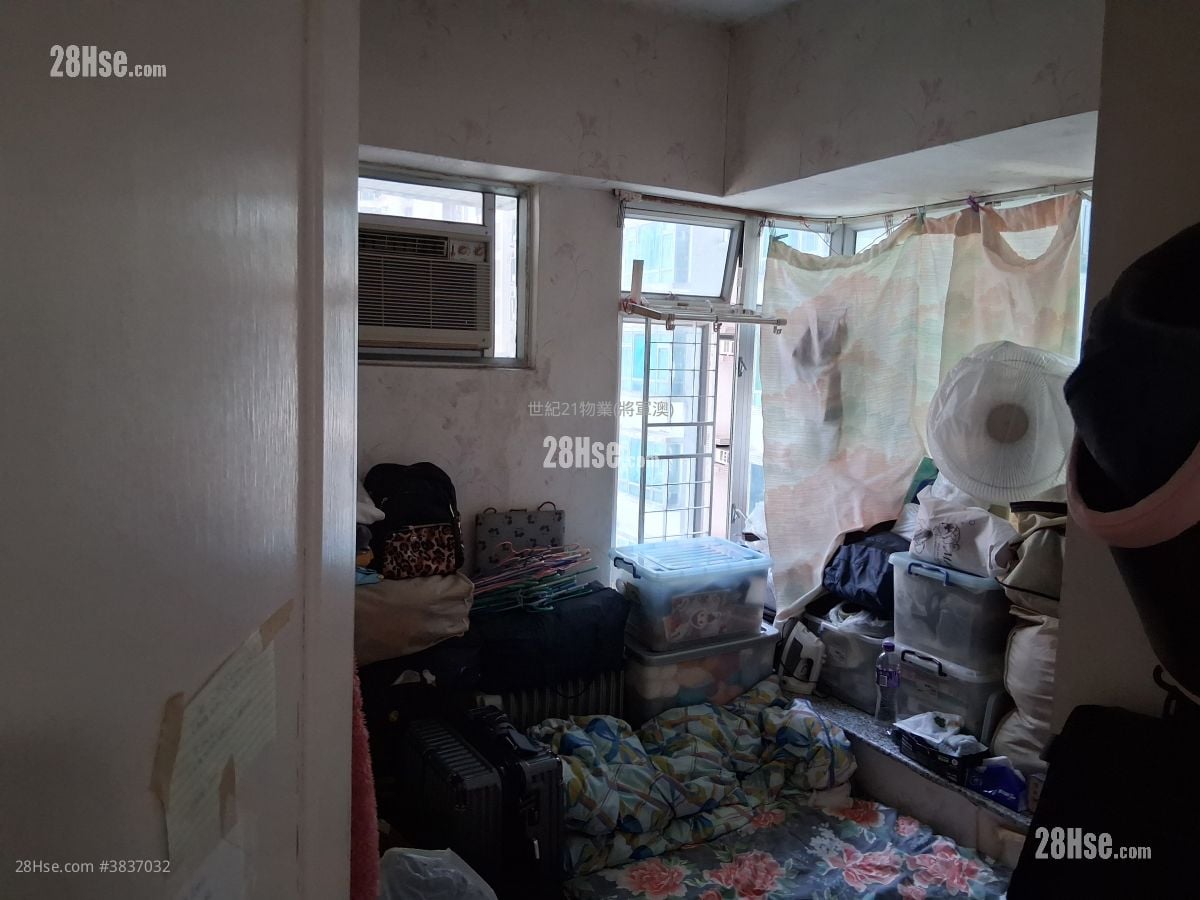 Well On Garden Sell 2 Bedrooms , 1 Bathroom 354 ft²