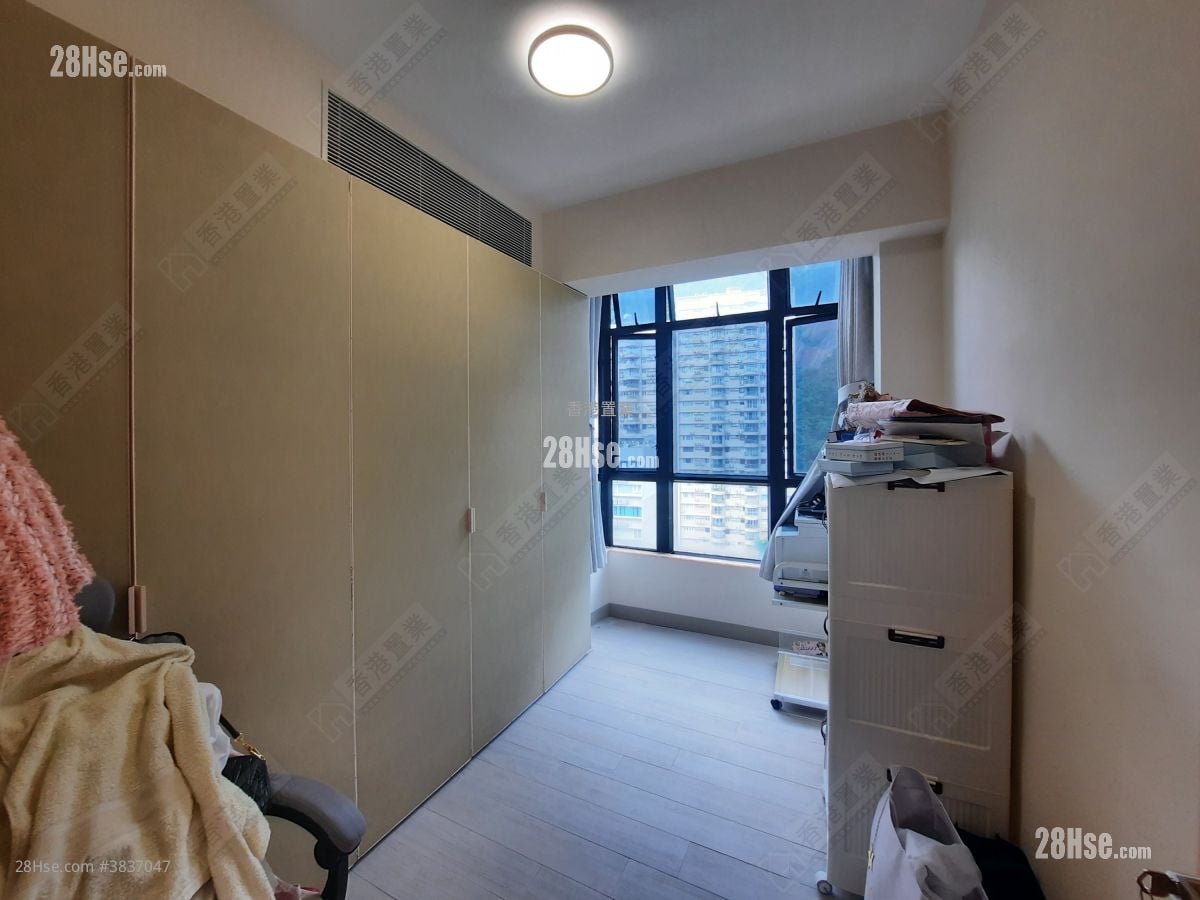 Vantage Park Sell 2 Bedrooms 405 ft²