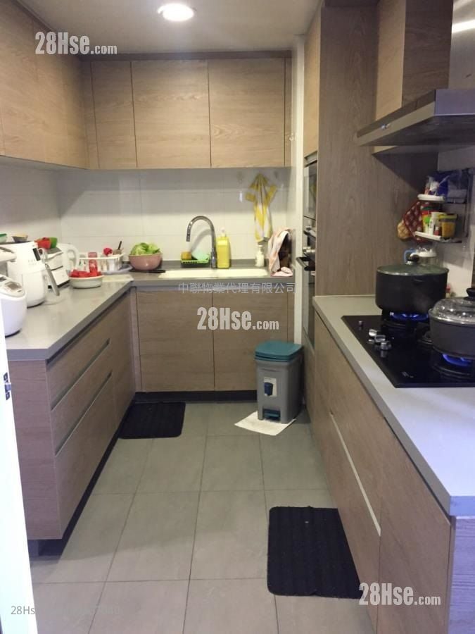 Parc Royale Sell 1,241 ft²