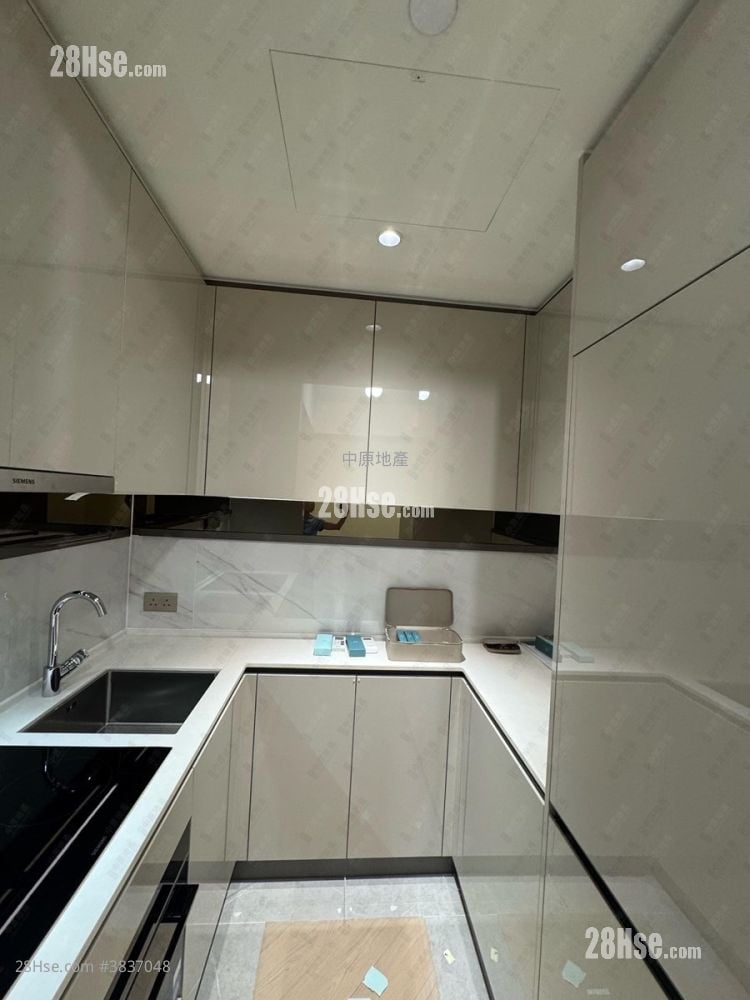 Grand Mayfair  Sell 3 Bedrooms 539 ft²