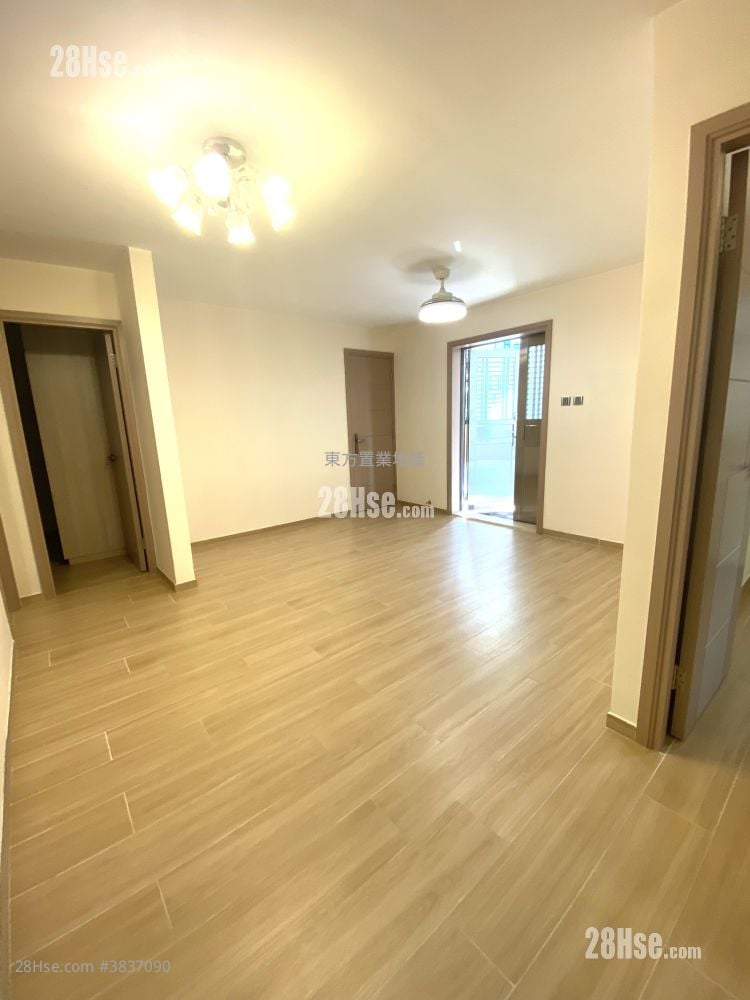 Village Rental 3 Bedrooms , 2 Bathrooms 700 ft²
