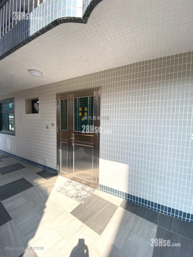 Village Rental 3 Bedrooms , 2 Bathrooms 700 ft²
