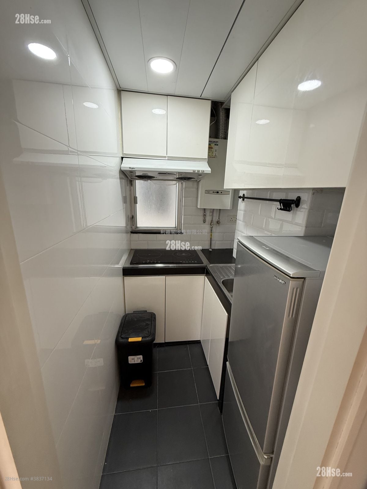 Lucky Plaza Sell 1 Bedroom 326 ft²