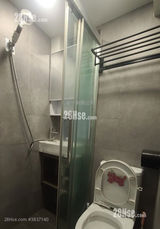 Man King Building Rental 1 Bedroom , 1 Bathroom 160 ft²