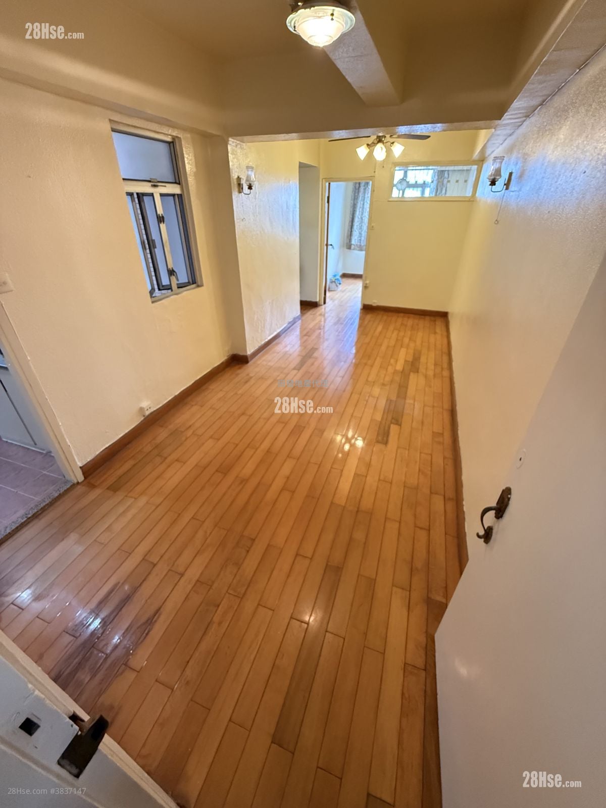Cheng Wah Mansion Sell 3 Bedrooms , 1 Bathroom 646 ft²