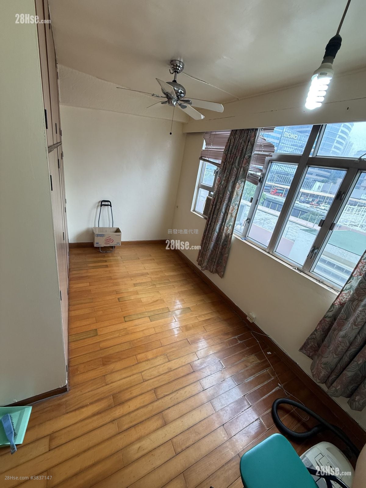 Cheng Wah Mansion Sell 3 Bedrooms , 1 Bathroom 646 ft²