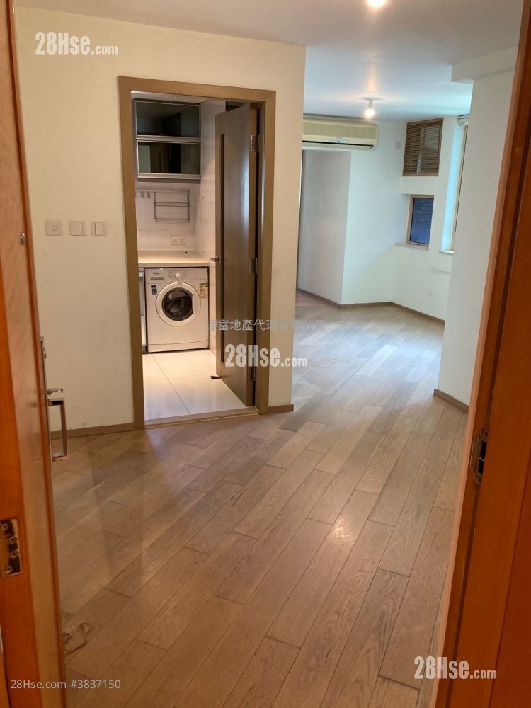Harbour Place Sell 3 Bedrooms , 2 Bathrooms 589 ft²