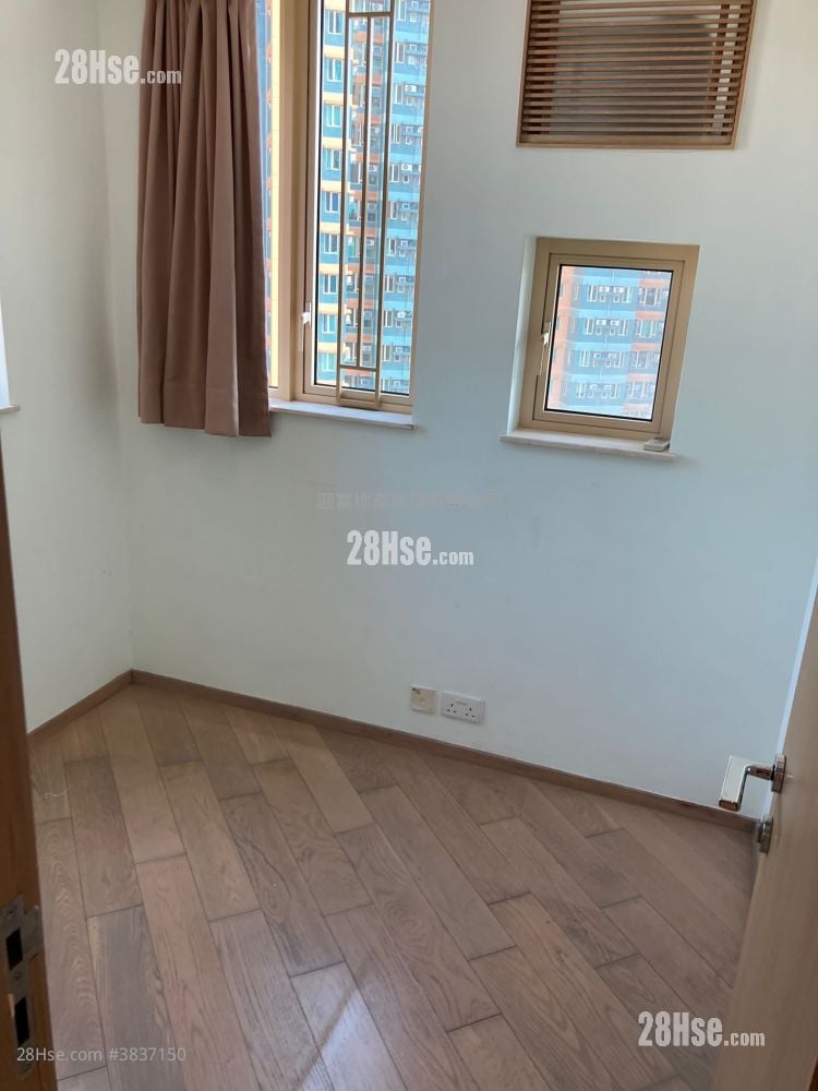 Harbour Place Sell 3 Bedrooms , 2 Bathrooms 589 ft²