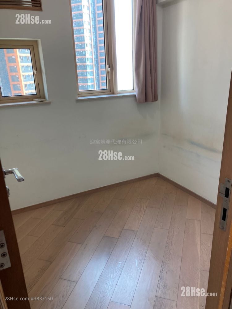 Harbour Place Sell 3 Bedrooms , 2 Bathrooms 589 ft²