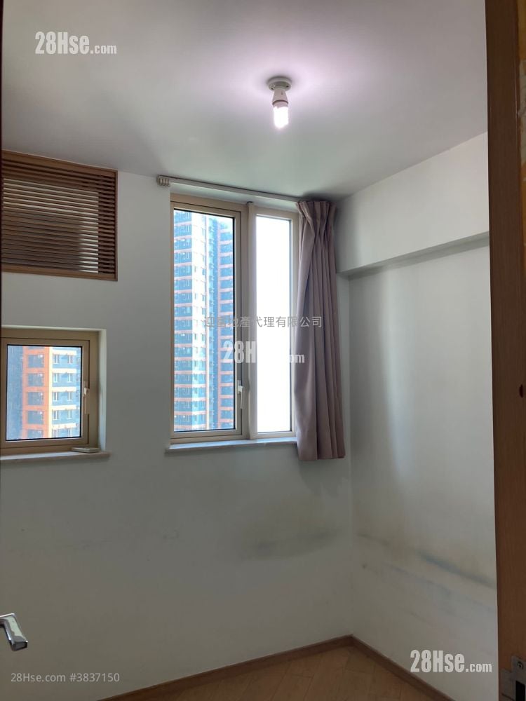Harbour Place Sell 3 Bedrooms , 2 Bathrooms 589 ft²