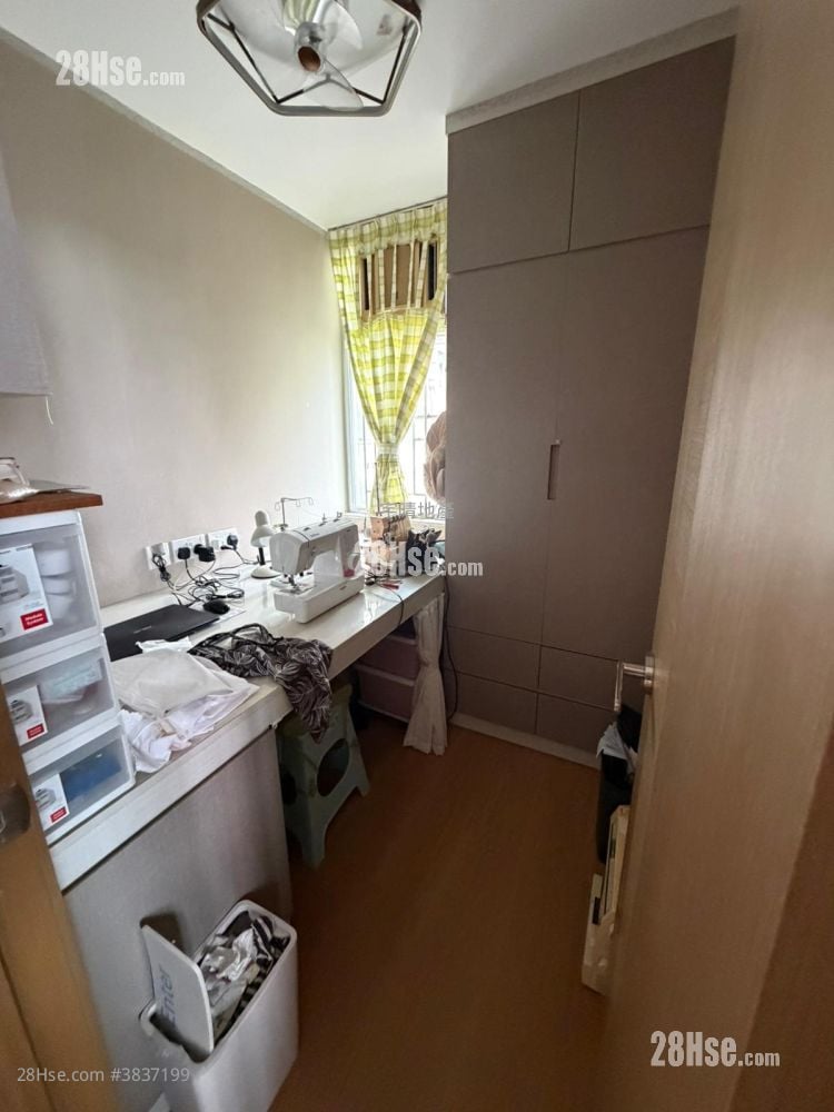 Nam Chong Estate Sell 3 Bedrooms , 1 Bathroom 491 ft²
