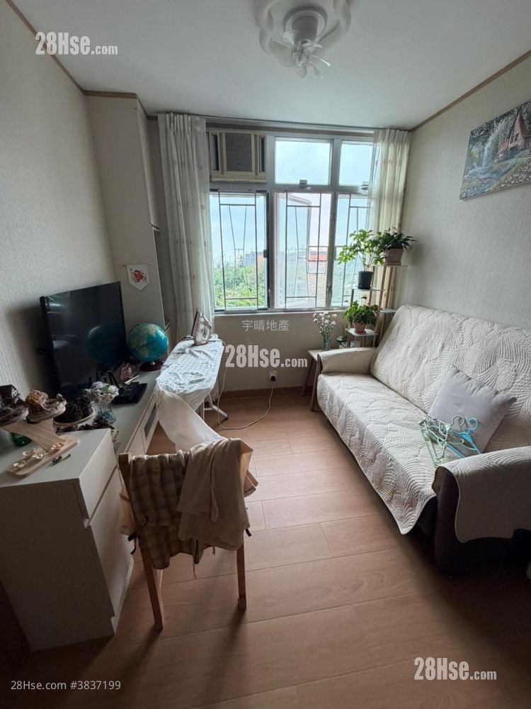 Nam Chong Estate Sell 3 Bedrooms , 1 Bathroom 491 ft²