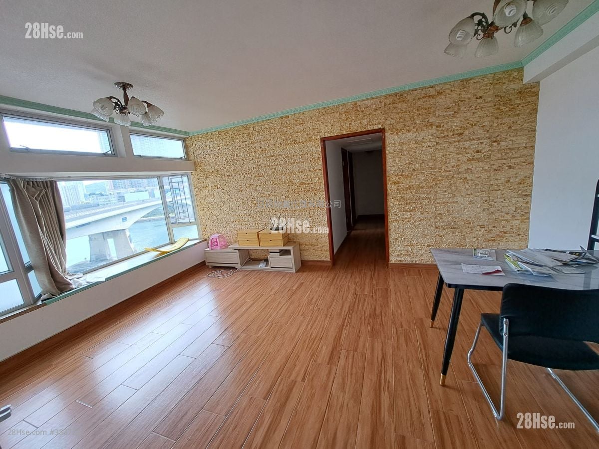 Riviera Gardens Rental 3 Bedrooms , 1 Bathroom 665 ft²