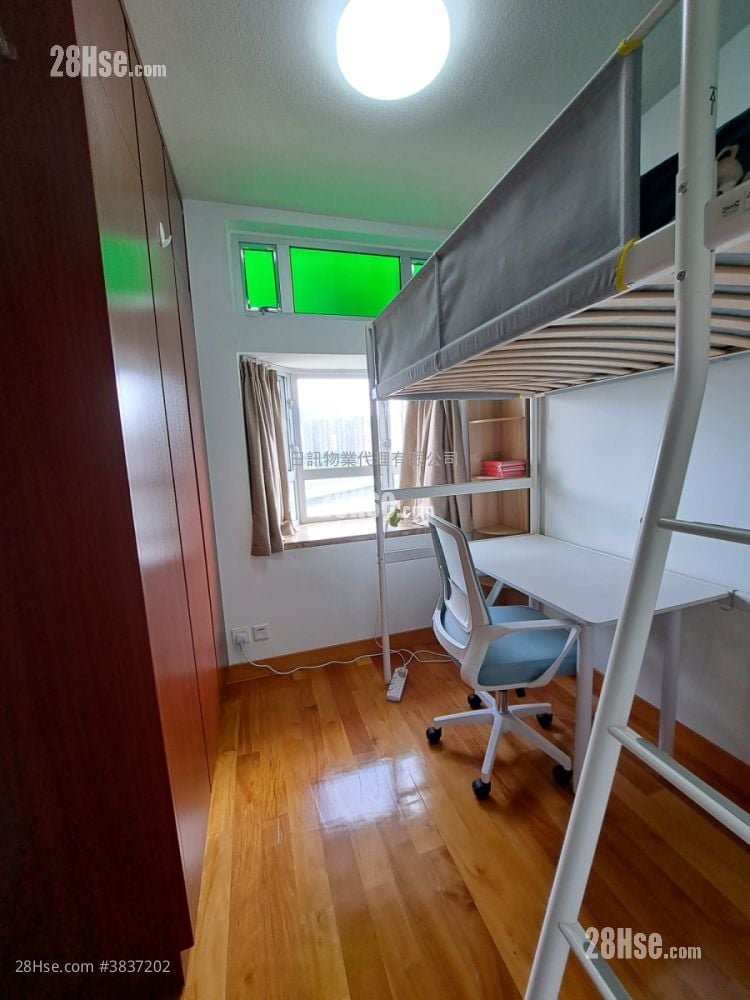 Riviera Gardens Rental 3 Bedrooms , 1 Bathroom 665 ft²