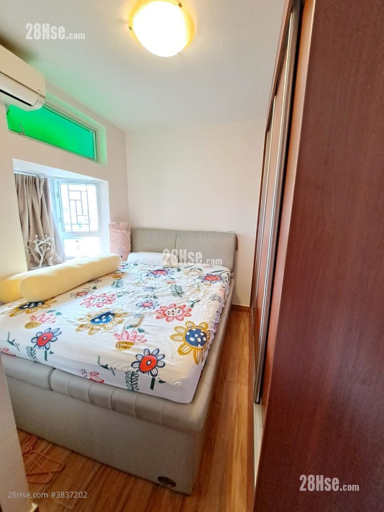 Riviera Gardens Rental 3 Bedrooms , 1 Bathroom 665 ft²