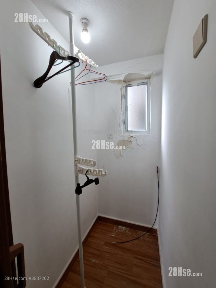 Riviera Gardens Rental 3 Bedrooms , 1 Bathroom 665 ft²