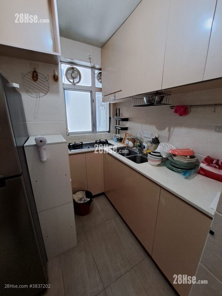 Riviera Gardens Rental 3 Bedrooms , 1 Bathroom 665 ft²
