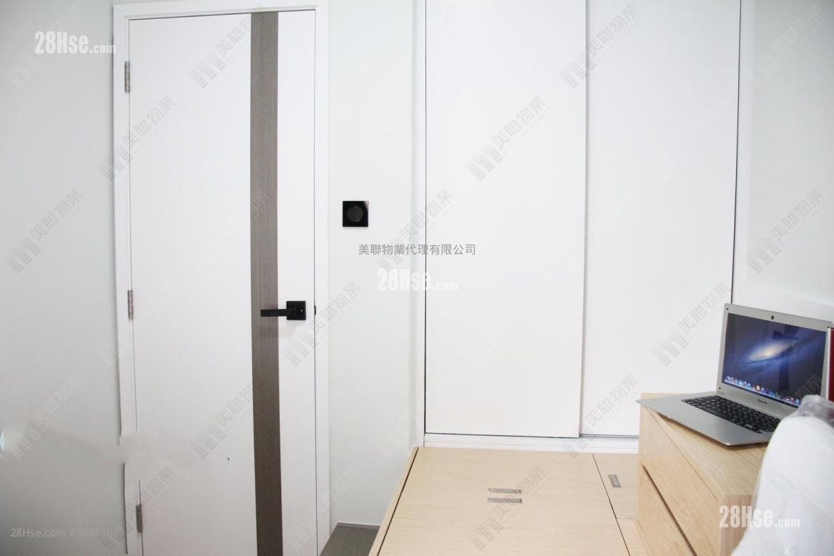 Tuen Mun Town Plaza Sell 2 Bedrooms , 1 Bathroom 318 ft²