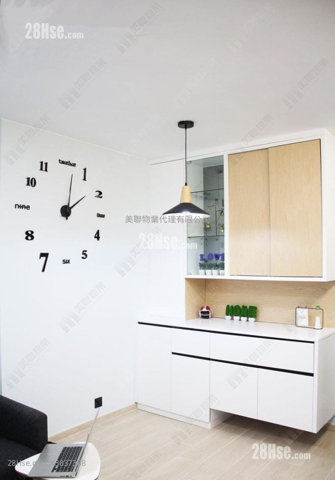 Tuen Mun Town Plaza Sell 2 Bedrooms , 1 Bathroom 318 ft²