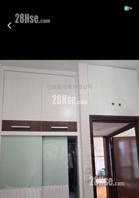 The Oakridge Sell 2 Bedrooms , 1 Bathroom 426 ft²