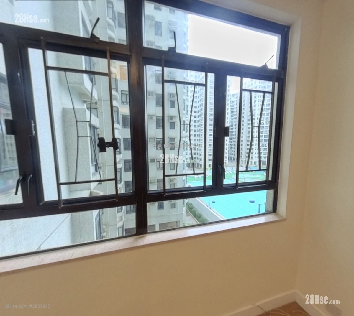 Heng Fa Chuen Sell 3 Bedrooms , 1 Bathroom 614 ft²