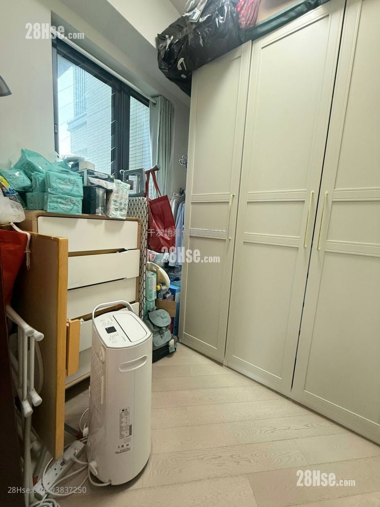Wetland Seasons Park Rental 3 Bedrooms , 2 Bathrooms 659 ft²