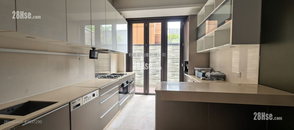 Serenity Peak Sell 4 Bedrooms 2,343 ft²