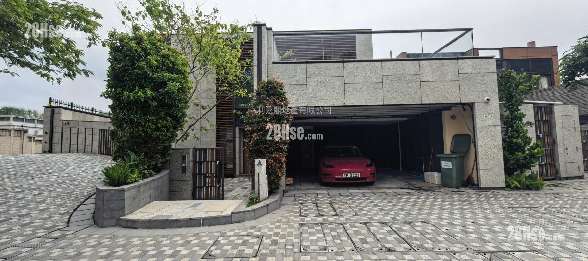 Serenity Peak Sell 4 Bedrooms 2,343 ft²