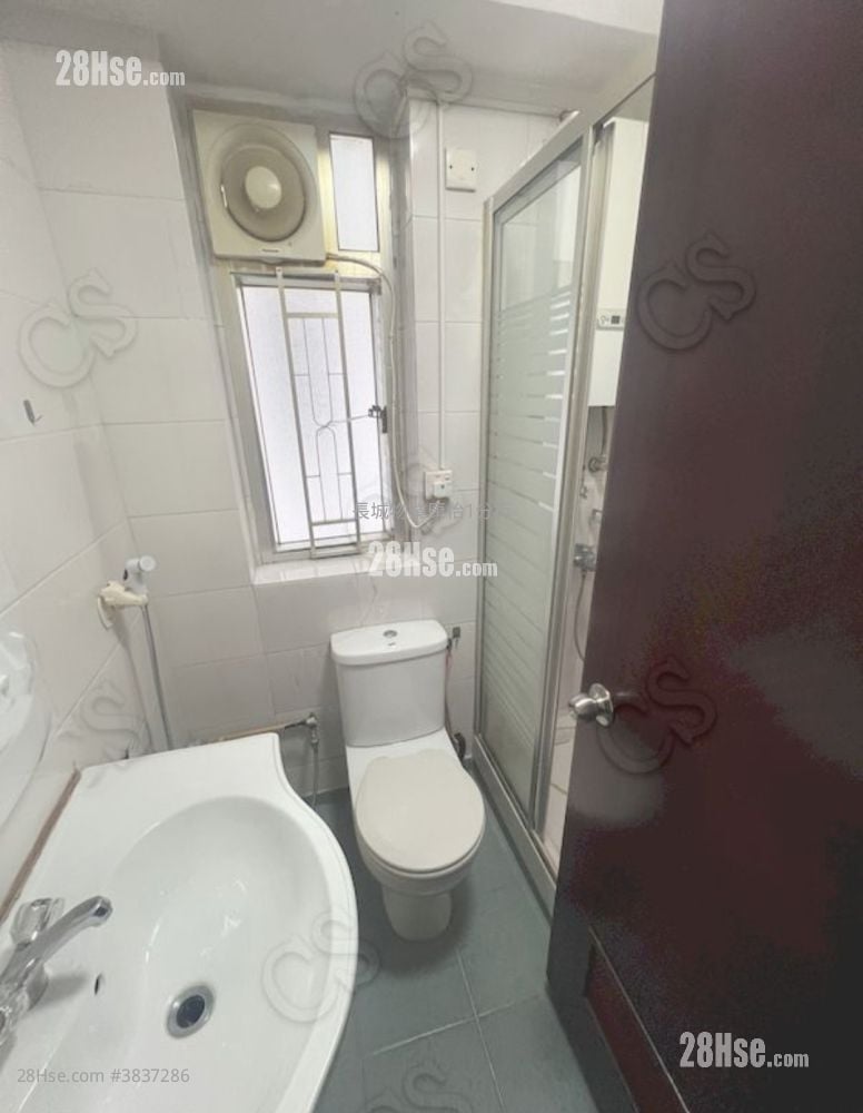 Nan Fung Sun Chuen Sell 2 Bedrooms , 1 Bathroom 391 ft²