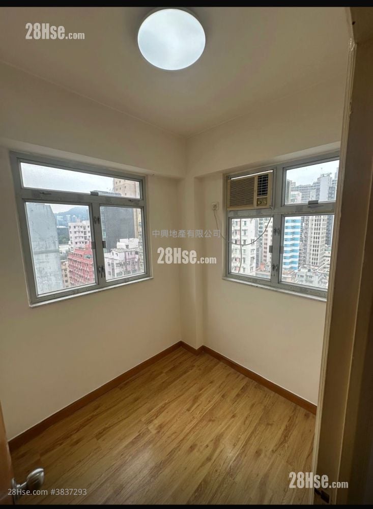 Kam Po Building Sell 2 Bedrooms , 1 Bathroom 323 ft²