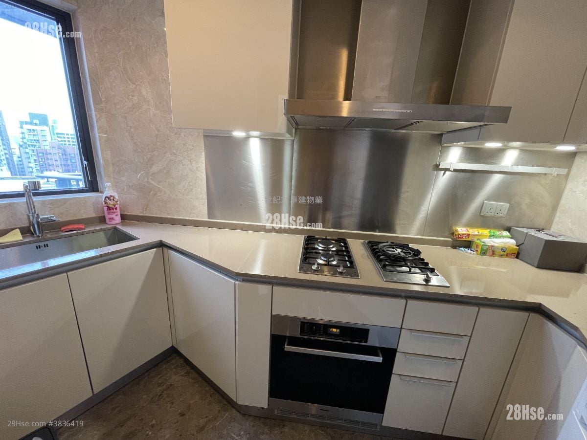 Grand Austin Rental 3 Bedrooms , 2 Bathrooms 870 ft²