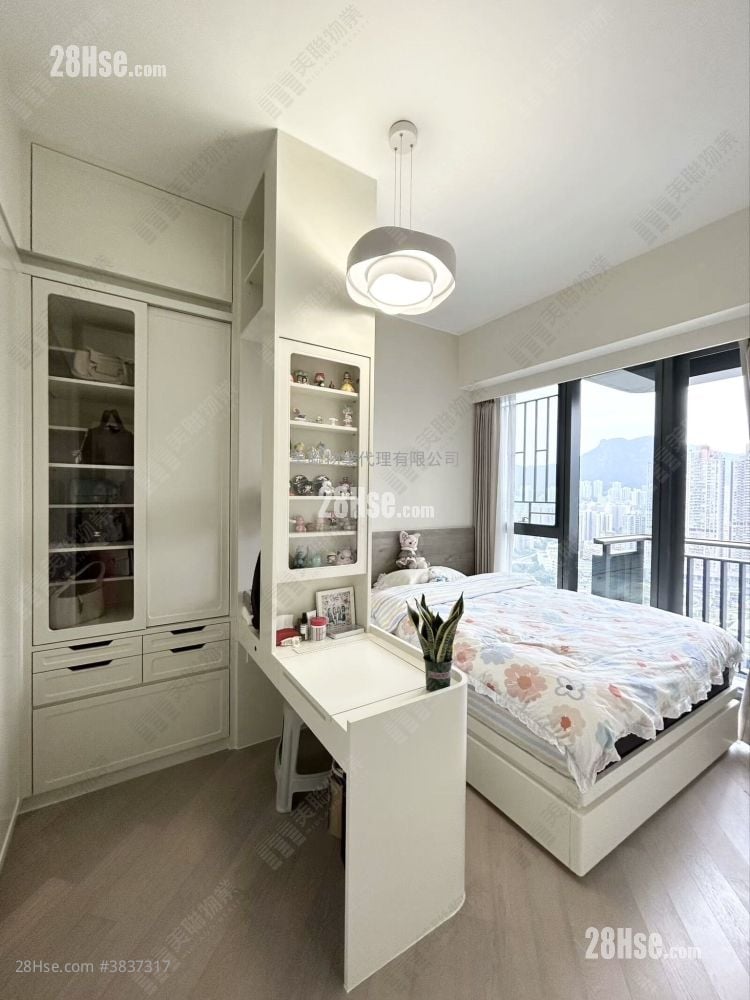 Upper River Bank Sell 3 Bedrooms , 2 Bathrooms 844 ft²