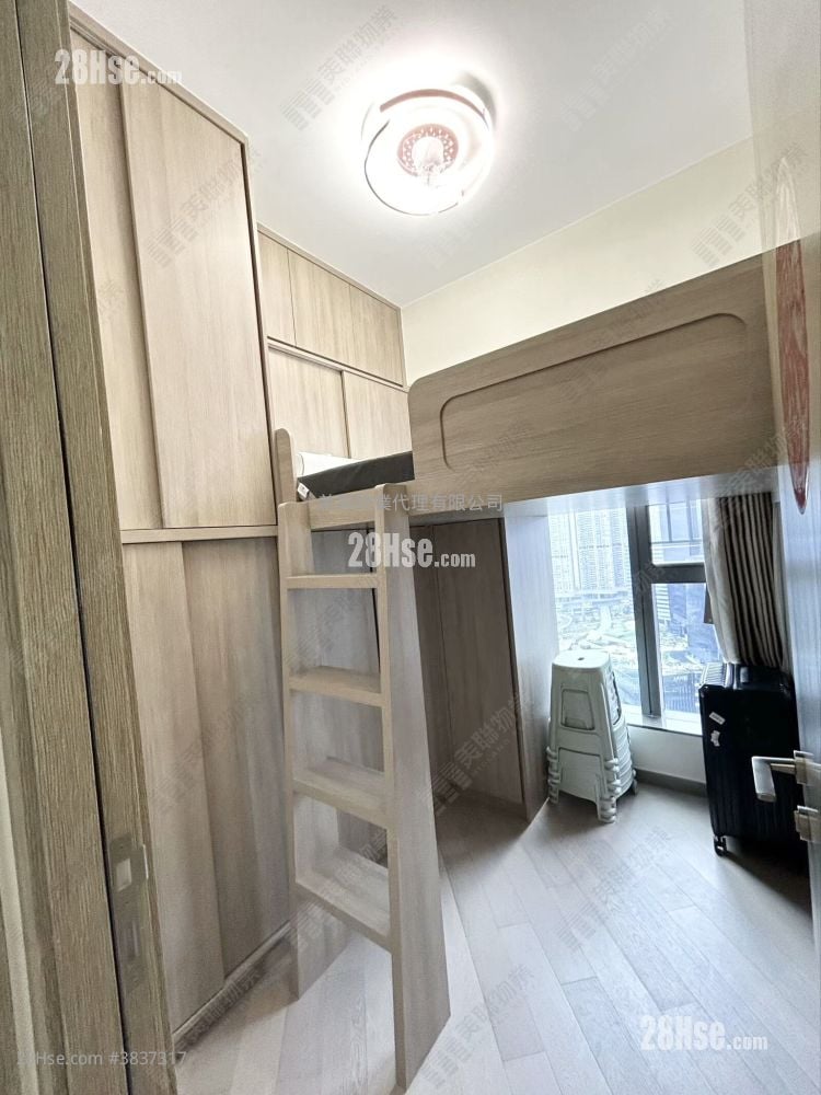 Upper River Bank Sell 3 Bedrooms , 2 Bathrooms 844 ft²